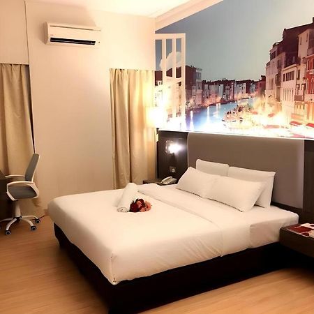 The Landmark Hotel Batu Pahat Exterior photo