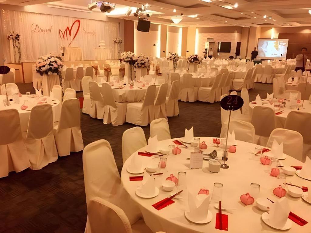The Landmark Hotel Batu Pahat Exterior photo