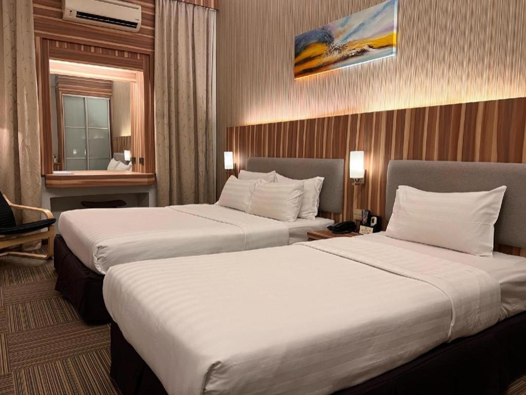 The Landmark Hotel Batu Pahat Exterior photo