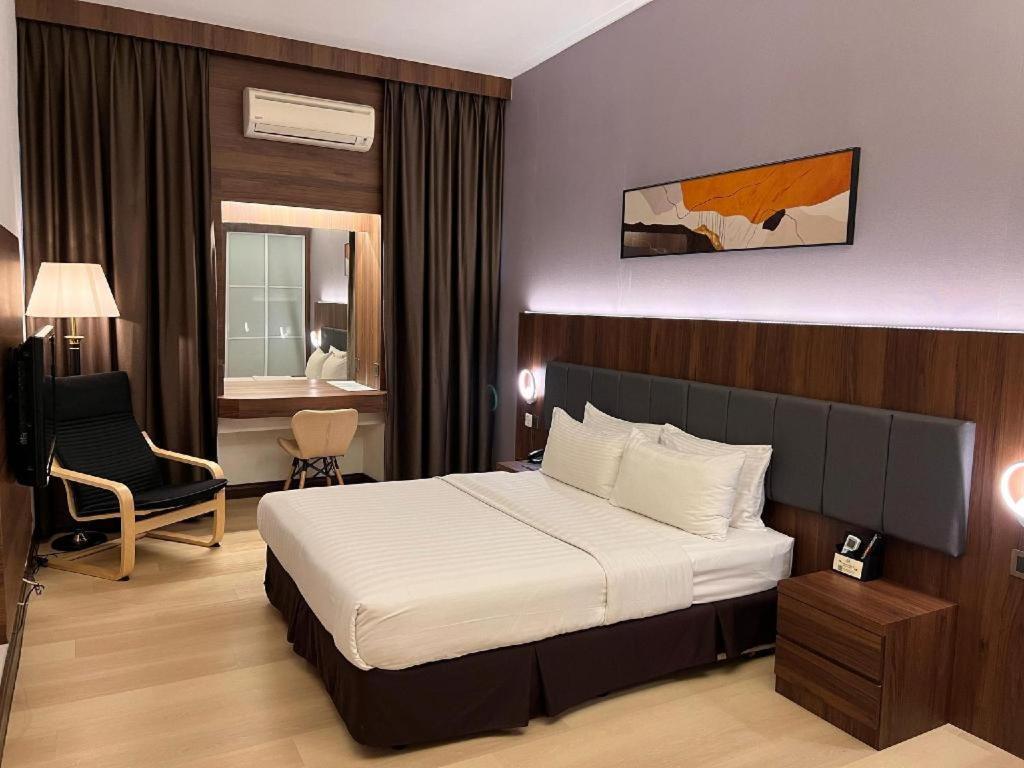 The Landmark Hotel Batu Pahat Exterior photo
