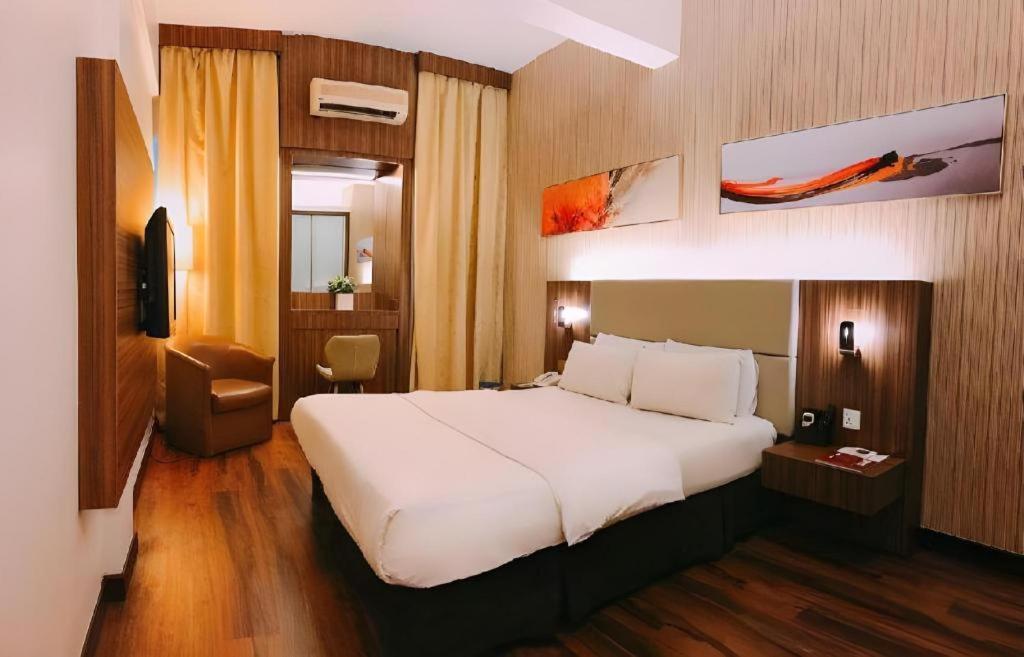 The Landmark Hotel Batu Pahat Exterior photo