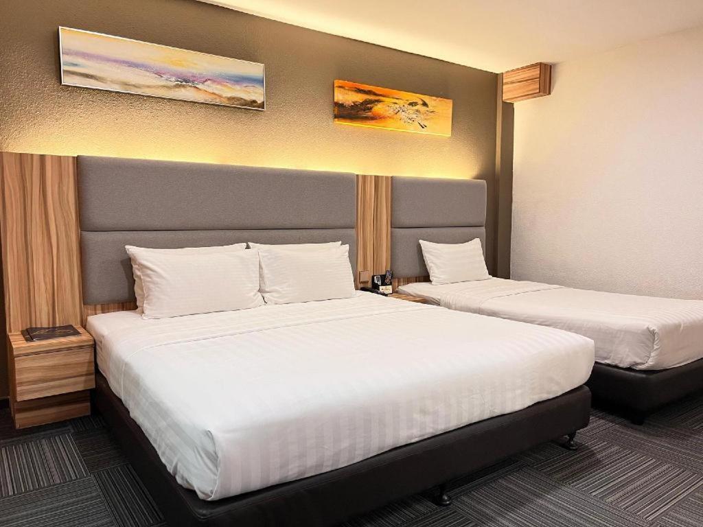 The Landmark Hotel Batu Pahat Exterior photo
