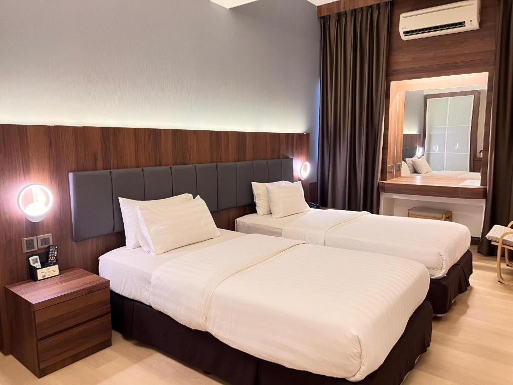 The Landmark Hotel Batu Pahat Exterior photo